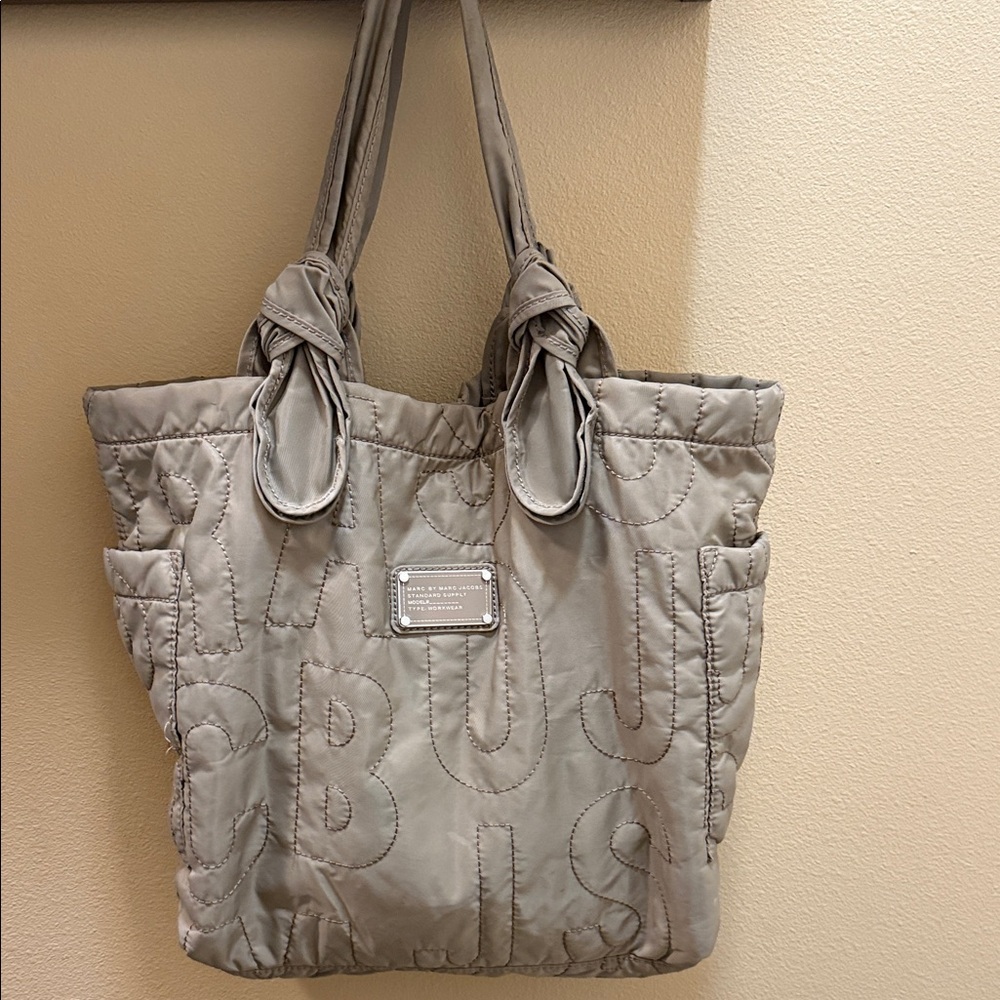 Marc Jacobs Quilted Gray Tote Bag - Picture 6 of 10